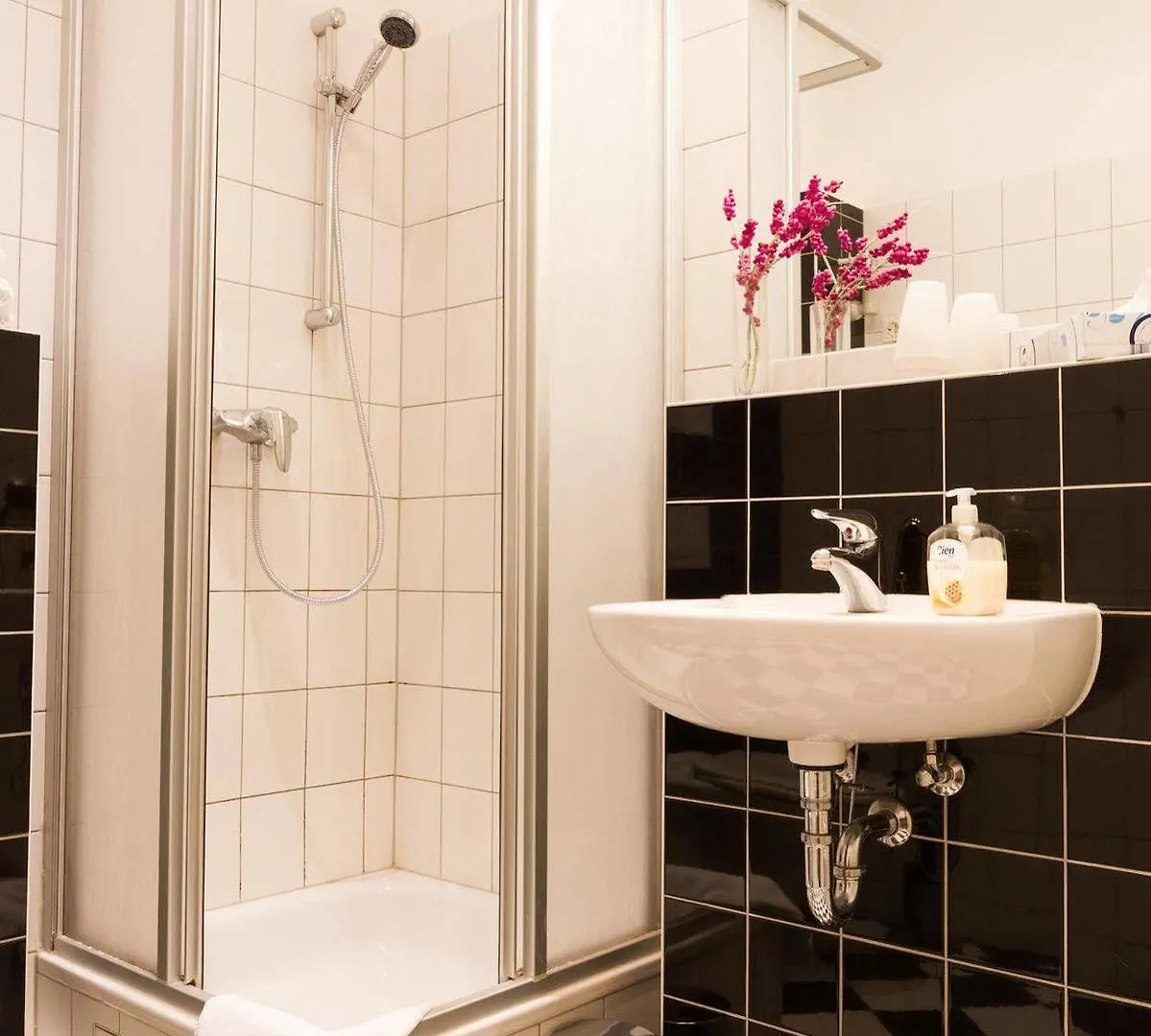 Apartments Berlin Leberstrasse 58 ホテル